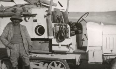 Thumbnail with the Citroën-Kégresse K1 ‘Croissant d'Argent’ and Louis Audouin-Dubreuil