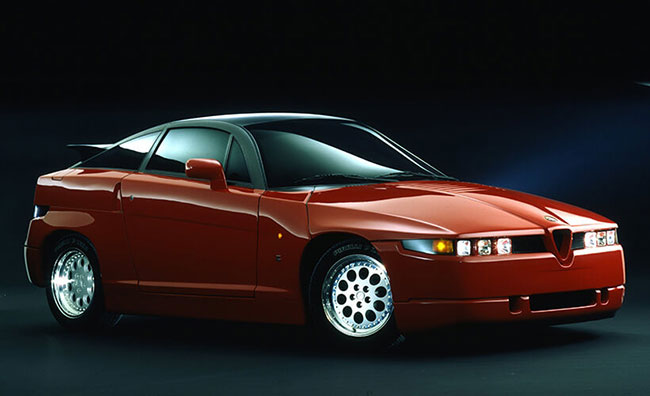 Voiture Alfa Romeo SZ exposé lors de Rétromobile