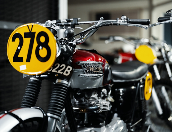 photo de la moto 278 mcqueen noir et jaune