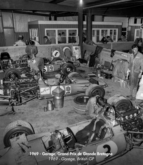 Photo d'archive d'un garage de F1 MATRA