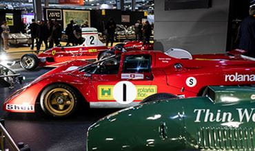 Voiture de Formule 1 appartenant à Ferrari sur le stand Richar Mille à Rétromobile