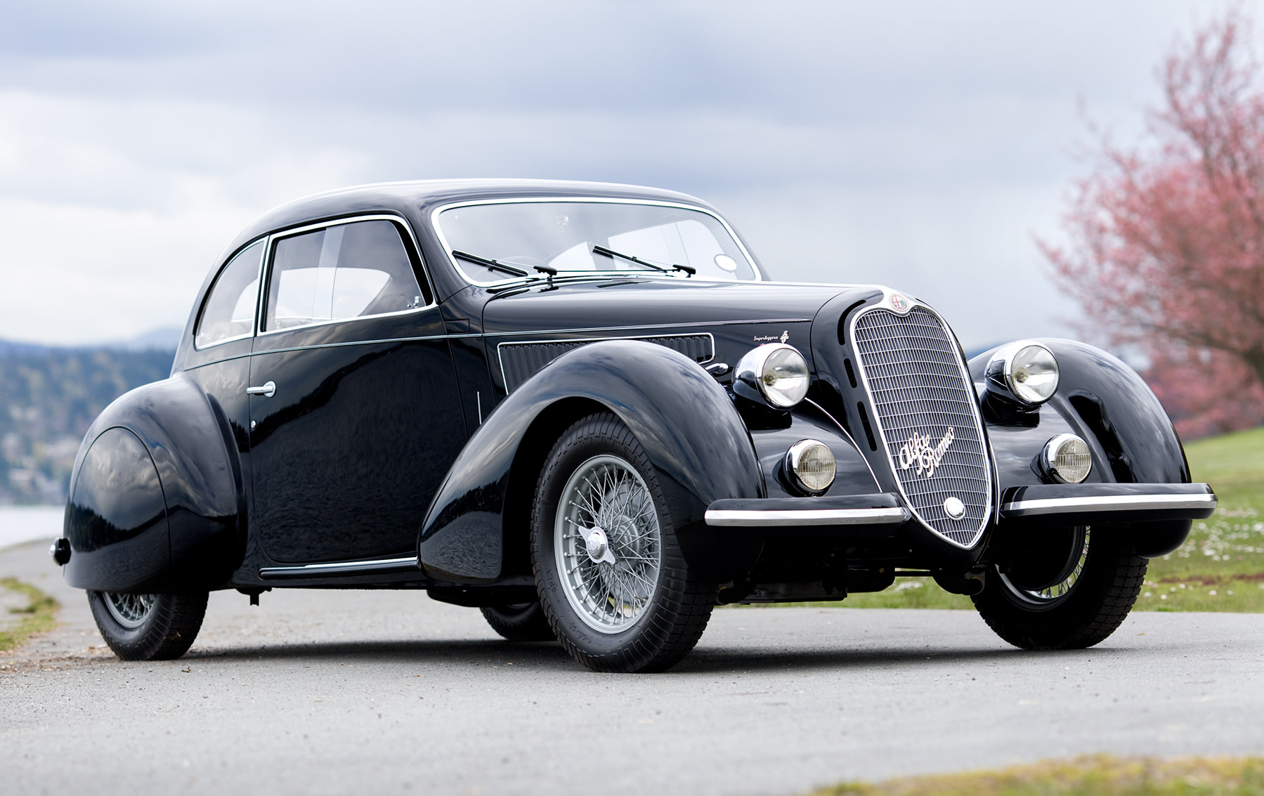 Alfa Romeo 6C – noblesse mécanique et héritage sportif, symbole du génie transalpin.