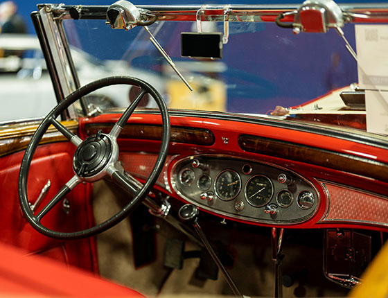 Voiture de collection dispponible à l'achat sur le salon Rétromobile
